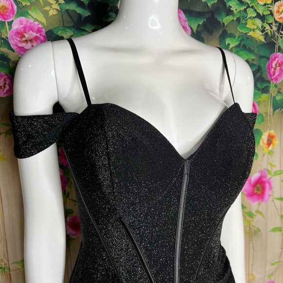 Cindy Collection Long Gown Dress. - Picture 4 of 7